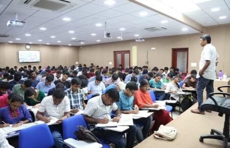 students coaching institute classroom india exam preparation crowded class
