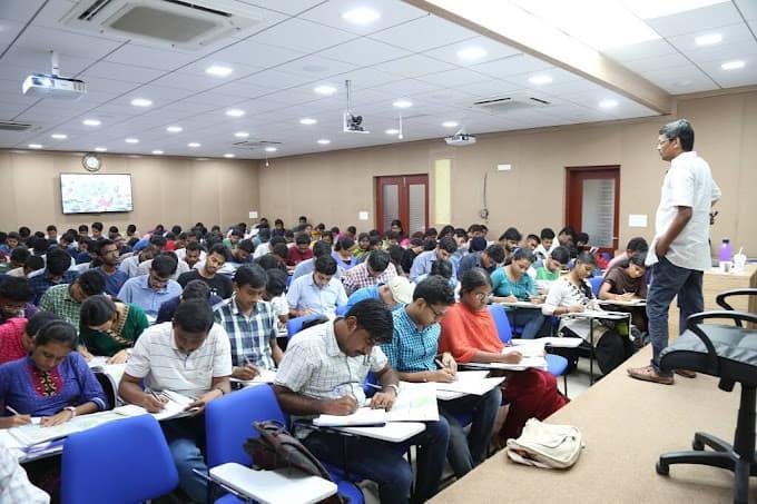 students coaching institute classroom india exam preparation crowded class