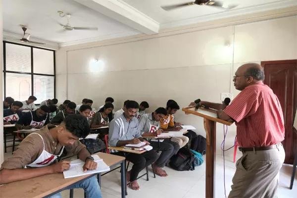 students studying classroom coaching exam preparation india government school