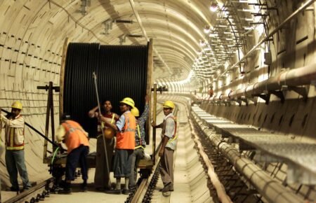 Metro and transportation infrastructure projects under development in Maharashtra.